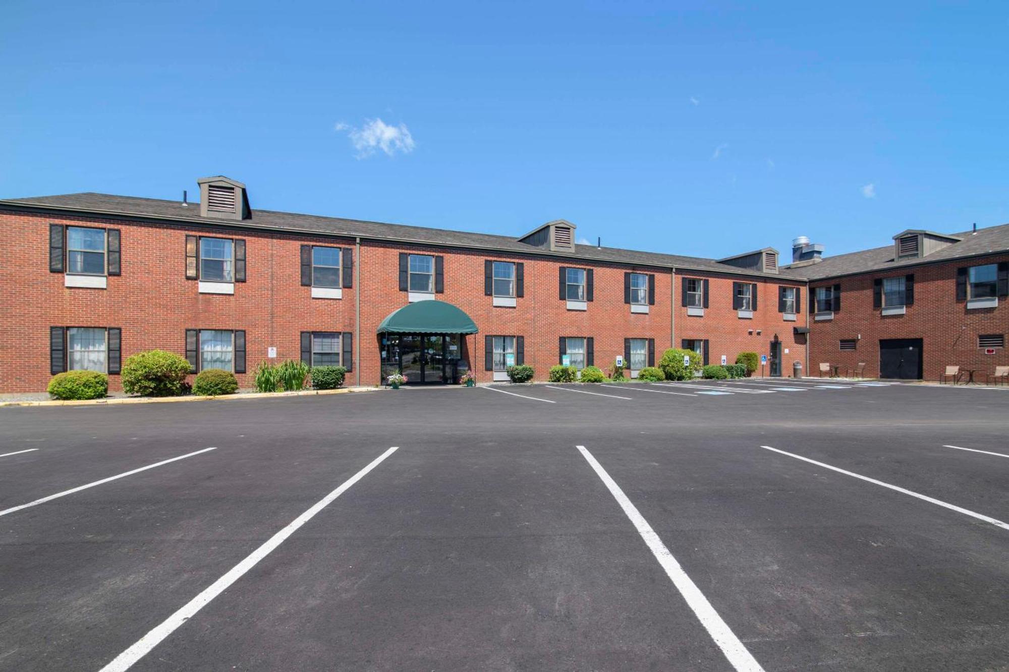 Quality Inn At Bangor Mall Exterior photo